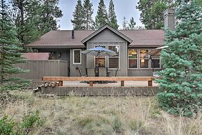Spacious Sunriver Home w/ Hot Tub & Gas Grill