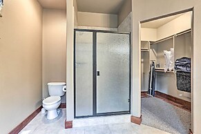 Spacious Sunriver Home w/ Hot Tub & Gas Grill