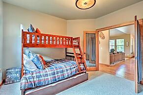Spacious Sunriver Home w/ Hot Tub & Gas Grill
