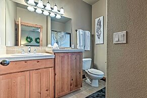 Spacious Sunriver Home w/ Hot Tub & Gas Grill