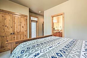 Spacious Sunriver Home w/ Hot Tub & Gas Grill