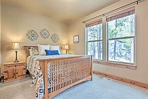 Spacious Sunriver Home w/ Hot Tub & Gas Grill