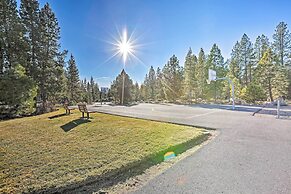 Spacious Sunriver Home w/ Hot Tub & Gas Grill