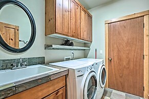 Spacious Sunriver Home w/ Hot Tub & Gas Grill