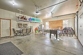 Spacious Sunriver Home w/ Hot Tub & Gas Grill