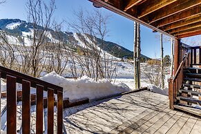 Cozy Mountain Condo Across From Snow King Ski Mtn!