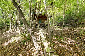 Hot Tub + Furnished Porch: Balsam Grove Cabin