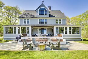 Spacious Kennebunkport Home w/ View, 2 Mi to Beach