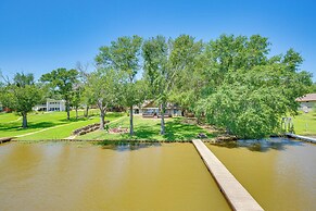 Eustace Lakefront House w/ Private Dock + Views!