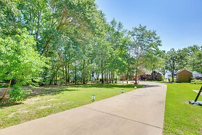Views & Private Dock: Lakefront Eustace House!