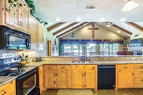 Views & Private Dock: Lakefront Eustace House!