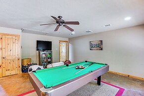 Views & Private Dock: Lakefront Eustace House!