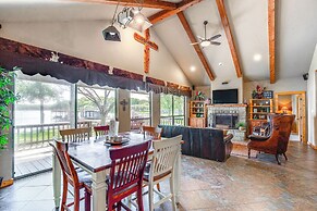 Views & Private Dock: Lakefront Eustace House!