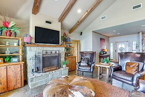 Views & Private Dock: Lakefront Eustace House!