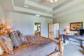 Views & Private Dock: Lakefront Eustace House!