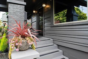 Updated Tacoma Home w/ Patio: 3 Mi to Downtown