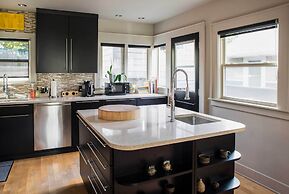 Updated Tacoma Home w/ Patio: 3 Mi to Downtown