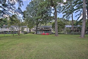 Deck, Fire Pit: Waterfront Lake Hamilton Home