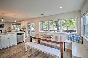 Deck, Fire Pit: Waterfront Lake Hamilton Home