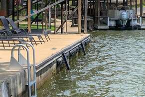 Deck, Fire Pit: Waterfront Lake Hamilton Home