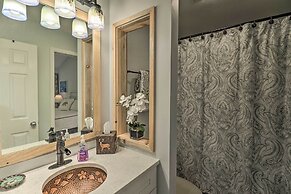 Alpine Getaway w/ Grill: Walk to Lake!