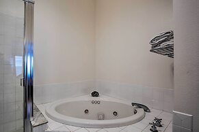 Saltwater Pool, Spa & Lanai: Bradenton Home