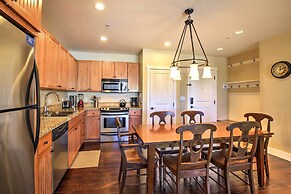 Ski-in/ski-out Access: Mtn-view Granby Condo!