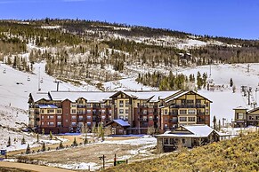 Ski-in/ski-out Access: Mtn-view Granby Condo!