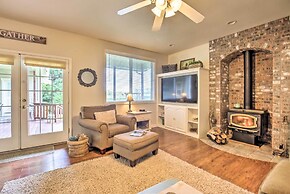 Mcminnville Wine Country Home w/ Hot Tub + Deck