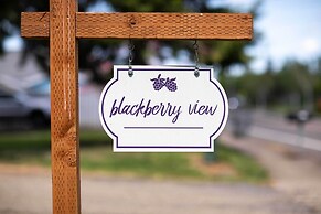 Mcminnville Wine Country Home w/ Hot Tub + Deck