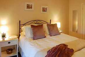 Mcminnville Wine Country Home w/ Hot Tub + Deck