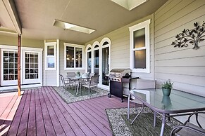 Mcminnville Wine Country Home w/ Hot Tub + Deck