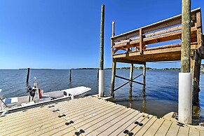 Beachfront Cedar Key Condo w/ Pool, Spa & Views!
