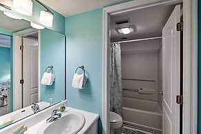 Beachfront Cedar Key Condo w/ Pool, Spa & Views!