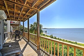Beachfront Cedar Key Condo w/ Pool, Spa & Views!