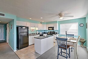 Beachfront Cedar Key Condo w/ Pool, Spa & Views!