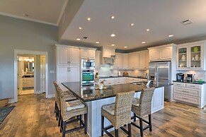 Walk to Beach: Coastal Home in Port Bolivar!