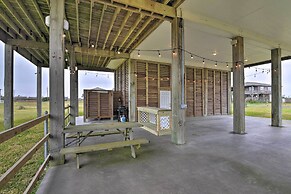 Walk to Beach: Coastal Home in Port Bolivar!