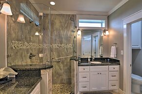 Walk to Beach: Coastal Home in Port Bolivar!