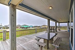 Walk to Beach: Coastal Home in Port Bolivar!