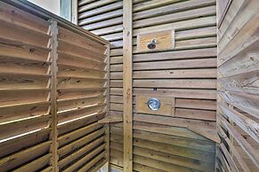 Walk to Beach: Coastal Home in Port Bolivar!