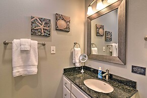 Walk to Beach: Coastal Home in Port Bolivar!