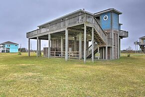 Walk to Beach: Coastal Home in Port Bolivar!