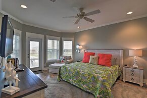 Walk to Beach: Coastal Home in Port Bolivar!