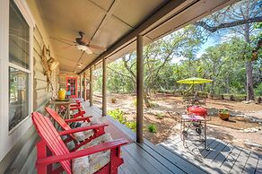 'inn the Woods' Family Cabin w/ Hot Tub & Fire Pit