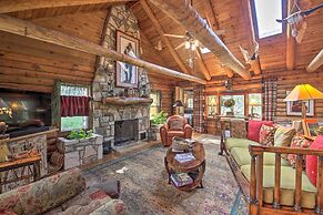 'inn the Woods' Family Cabin w/ Hot Tub & Fire Pit