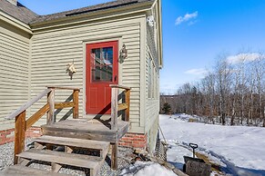 Charming Lovell Farmhouse - 17 Acres w/ Mtn Views!