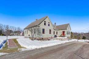 Charming Lovell Farmhouse - 17 Acres w/ Mtn Views!