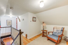 Charming Lovell Farmhouse - 17 Acres w/ Mtn Views!