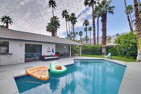 Covered Patio, Pool & Games: Home in Palm Springs